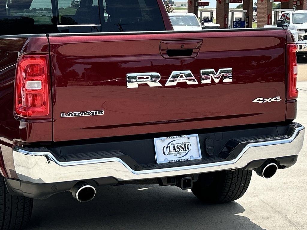 RAM 1500 Laramie Crew Cab SWB 4WD 2025