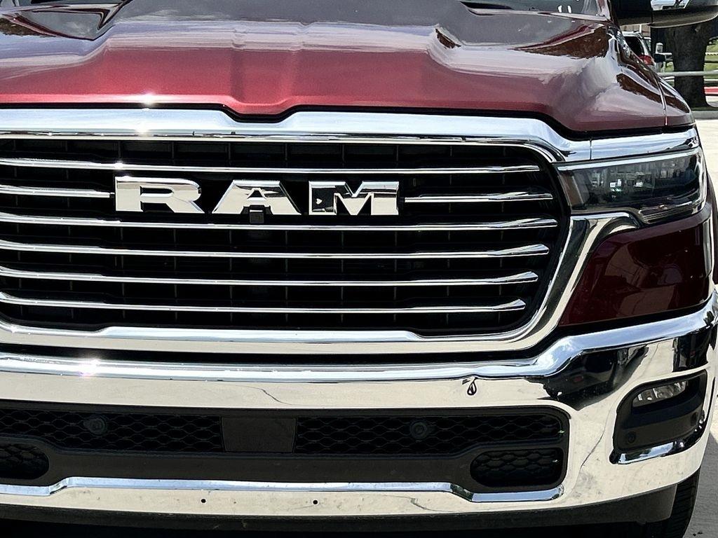 RAM 1500 Laramie Crew Cab SWB 4WD 2025
