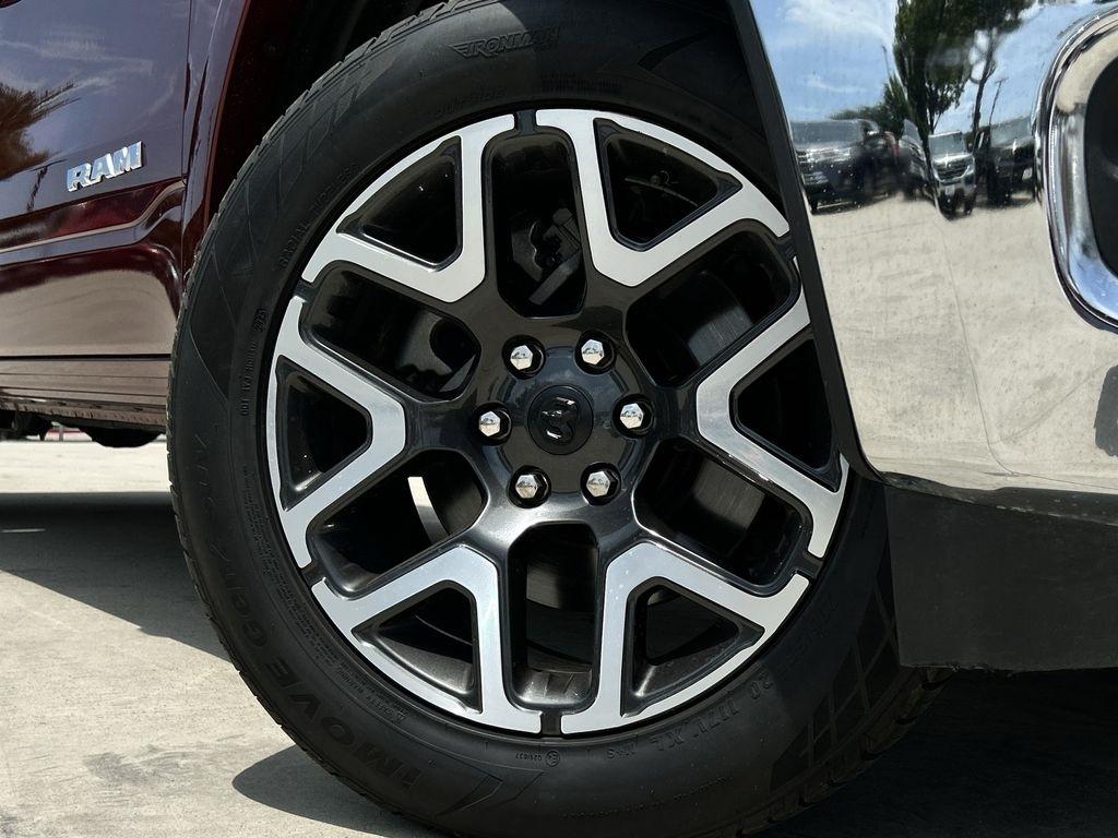 RAM 1500 Laramie Crew Cab SWB 4WD 2025