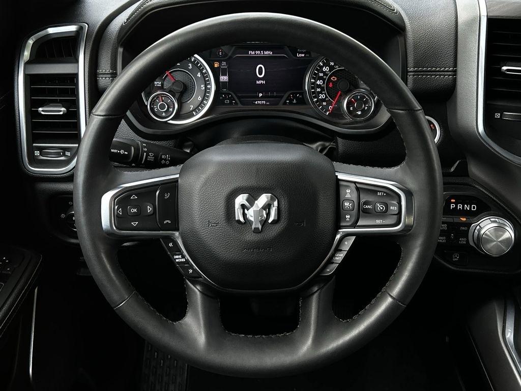 RAM 1500 Laramie Crew Cab SWB 4WD 2025