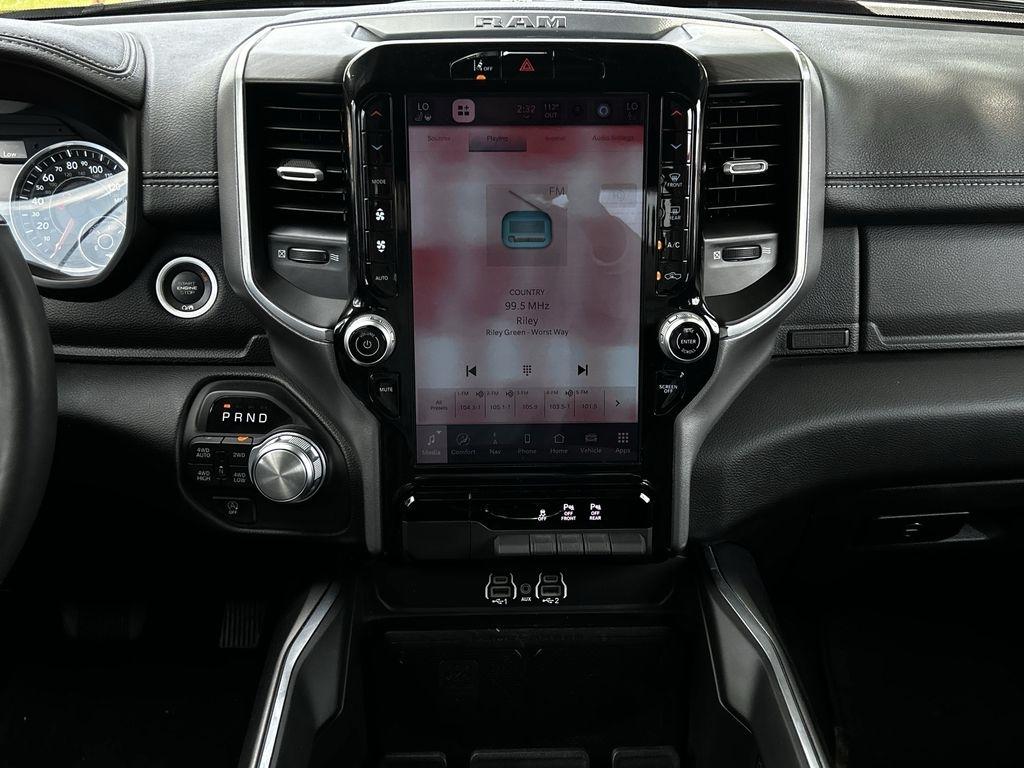 RAM 1500 Laramie Crew Cab SWB 4WD 2025
