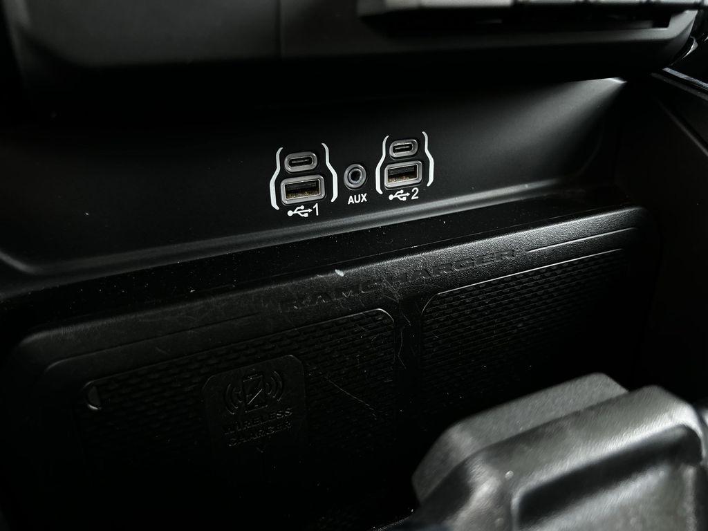 RAM 1500 Laramie Crew Cab SWB 4WD 2025