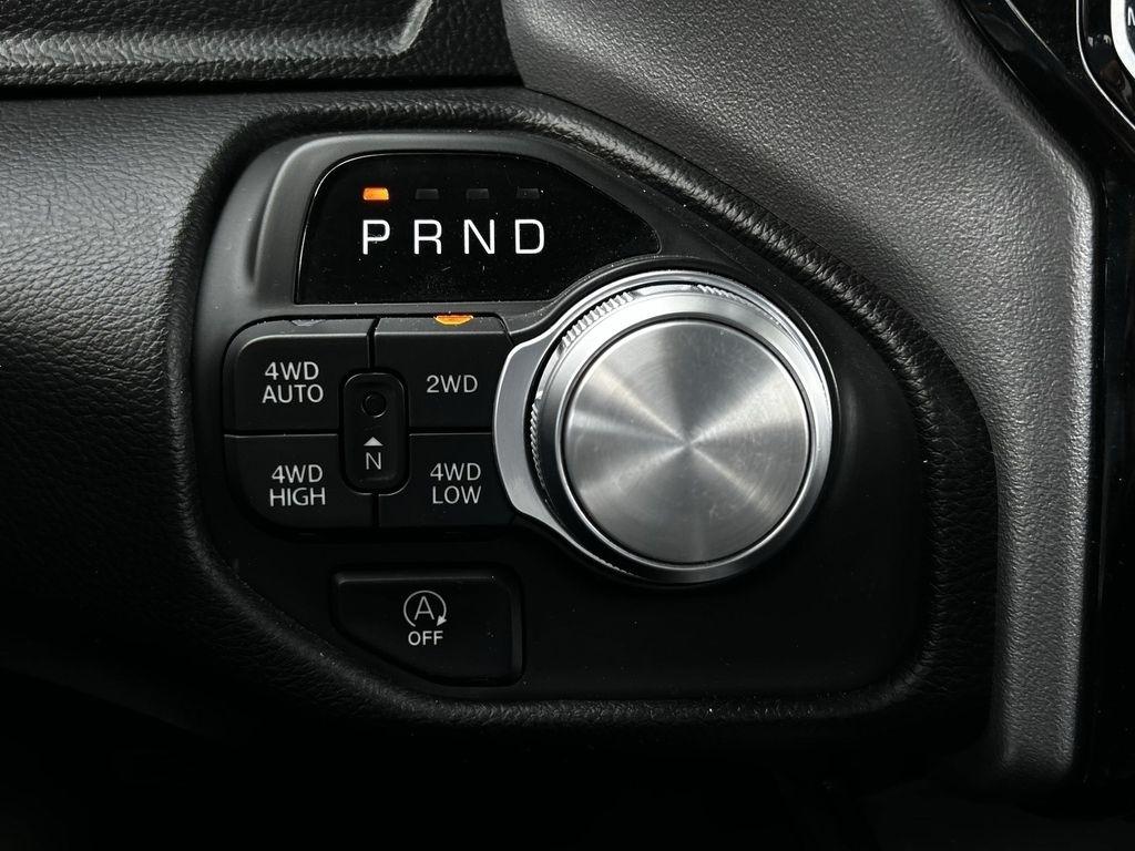 RAM 1500 Laramie Crew Cab SWB 4WD 2025