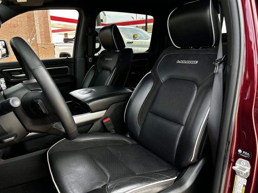 RAM 1500 Laramie Crew Cab SWB 4WD 2025