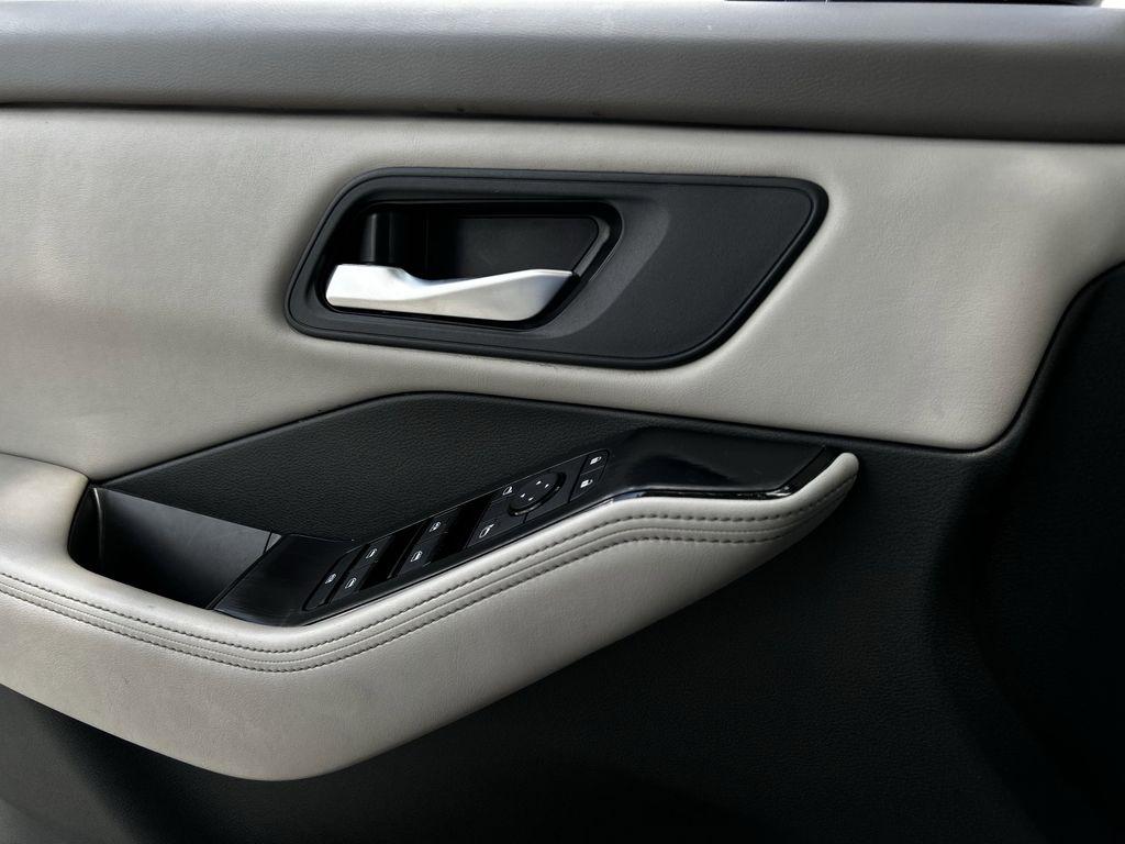 Nissan Rogue SV 2025