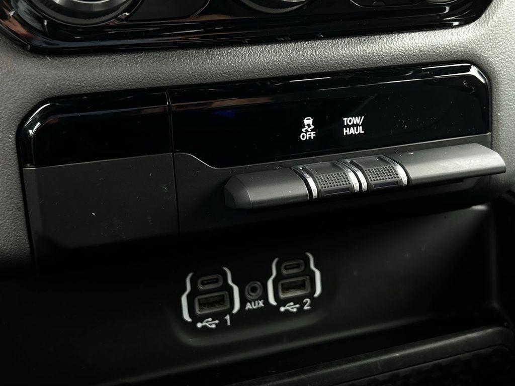 RAM 1500 Big Horn Crew Cab SWB 2WD 2022
