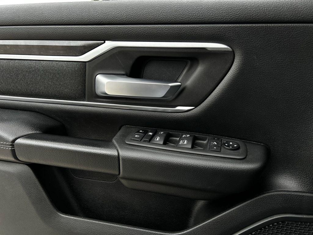 RAM 1500 Big Horn Crew Cab SWB 2WD 2022