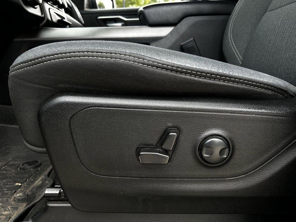 RAM 1500 Big Horn Crew Cab SWB 2WD 2022