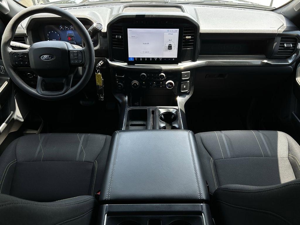 Ford F-150 STX SuperCrew 4WD 2024
