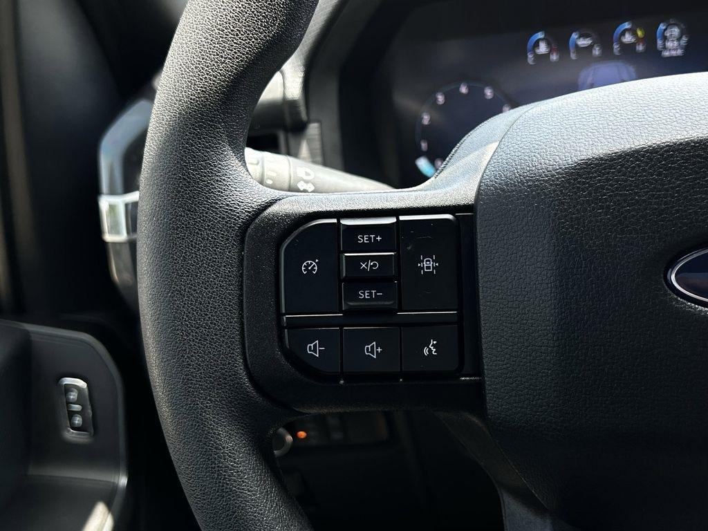Ford F-150 STX SuperCrew 4WD 2024