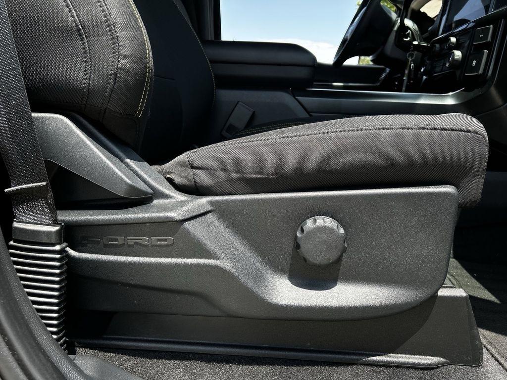Ford F-150 STX SuperCrew 4WD 2024