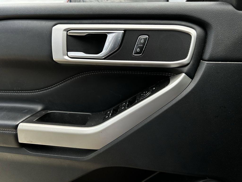 Ford Explorer XLT 2022