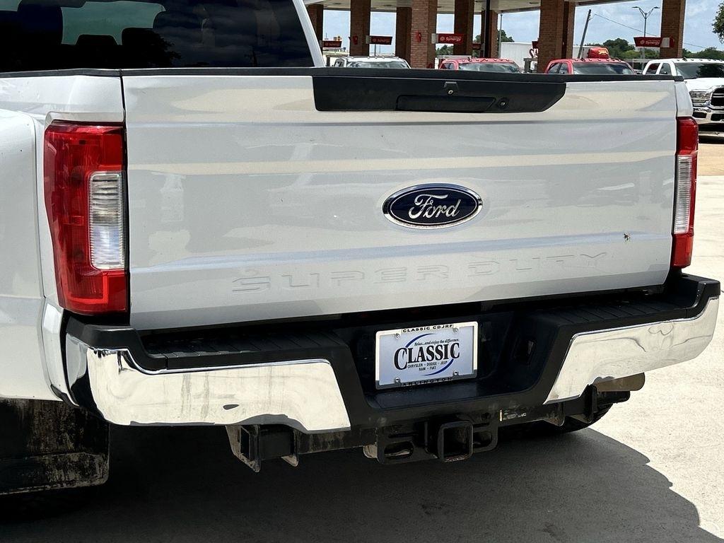 Ford F-350 SD XL Crew Cab Long Bed DRW 2WD 2018