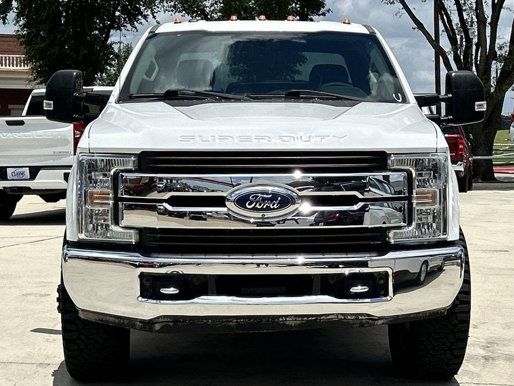 Ford F-350 SD XL Crew Cab Long Bed DRW 2WD 2018