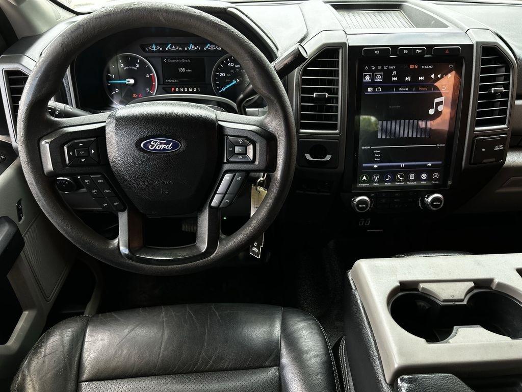 Ford F-350 SD XL Crew Cab Long Bed DRW 2WD 2018