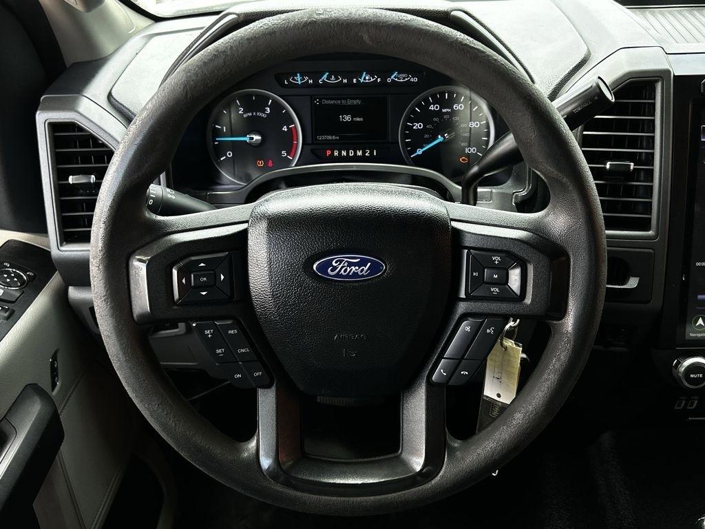 Ford F-350 SD XL Crew Cab Long Bed DRW 2WD 2018