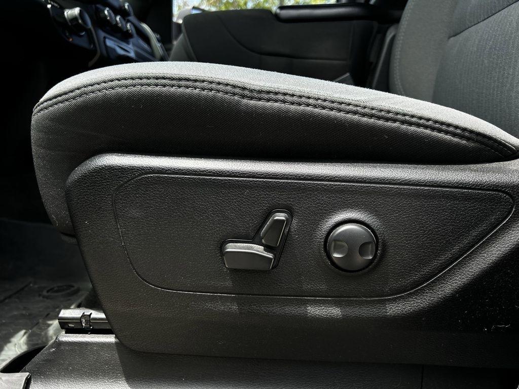 RAM 1500 Big Horn Quad Cab 2WD 2022