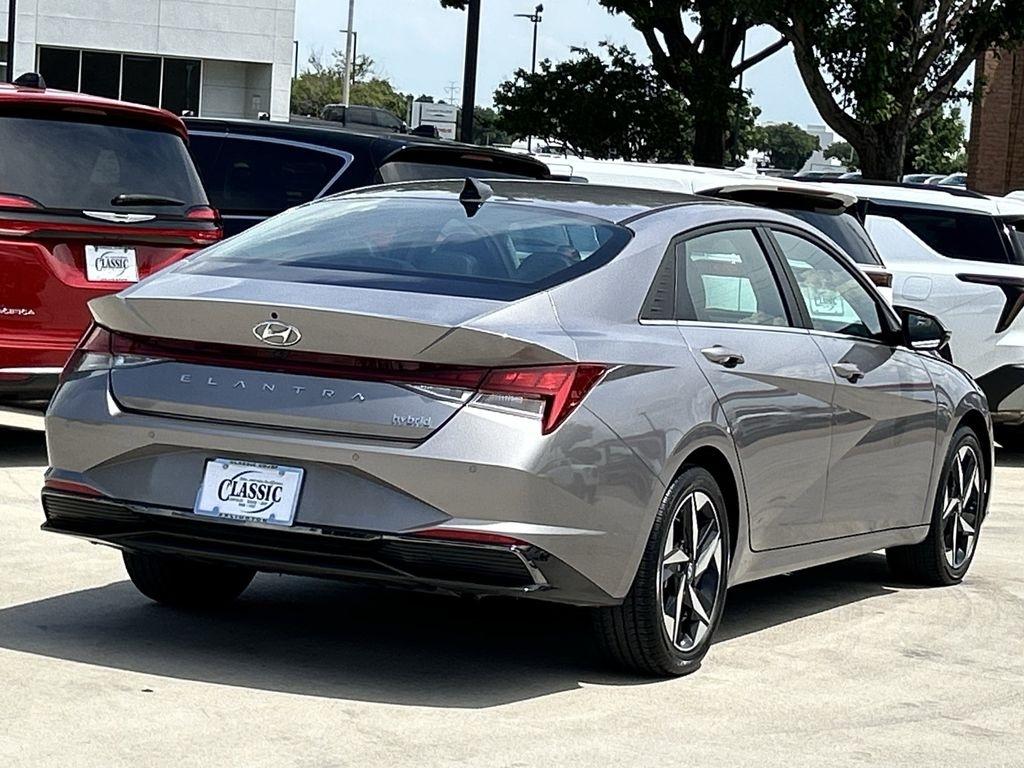 Hyundai Elantra Limited Hybrid 2023