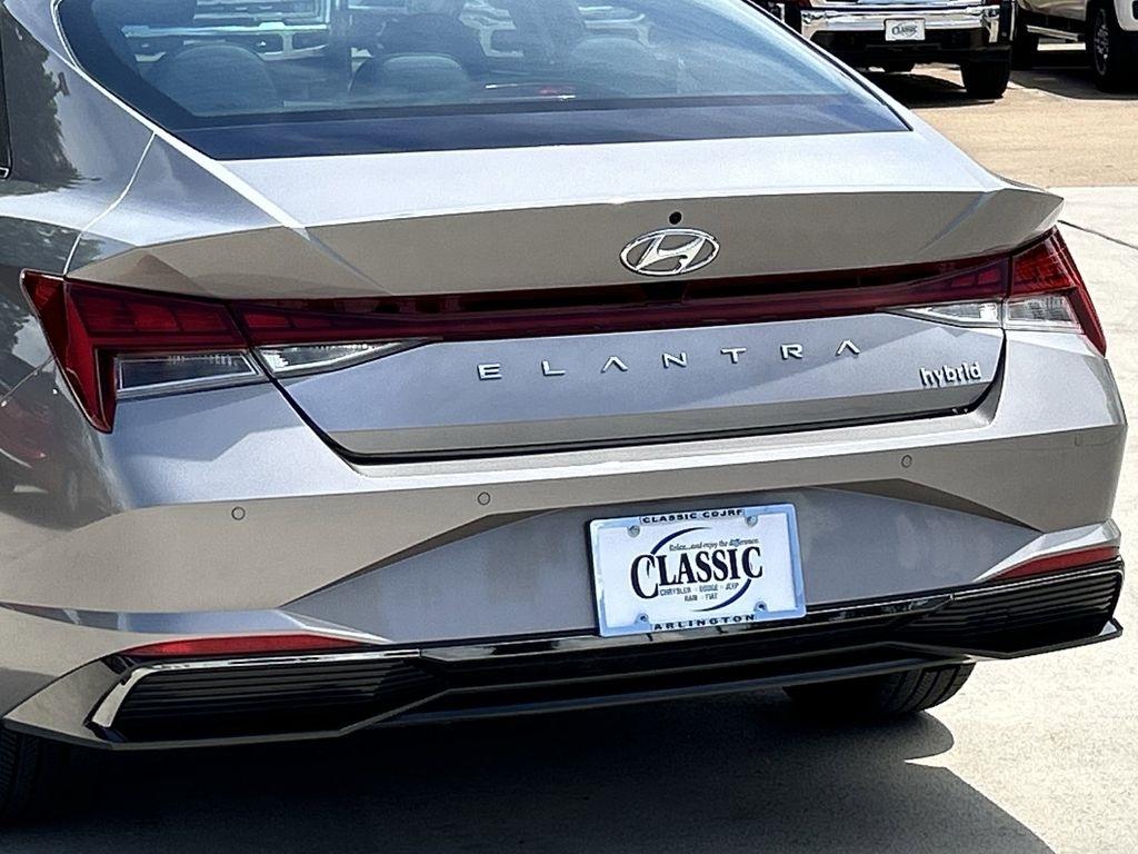 Hyundai Elantra Limited Hybrid 2023
