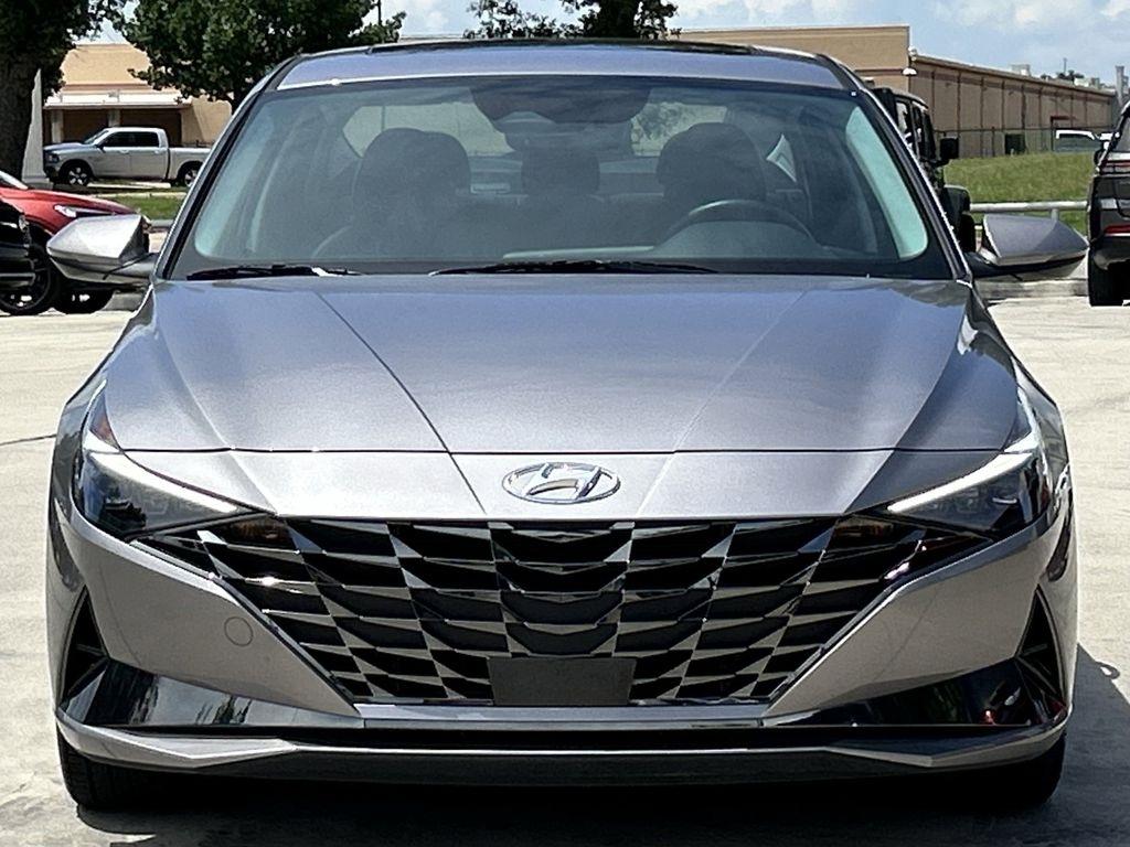 Hyundai Elantra Limited Hybrid 2023