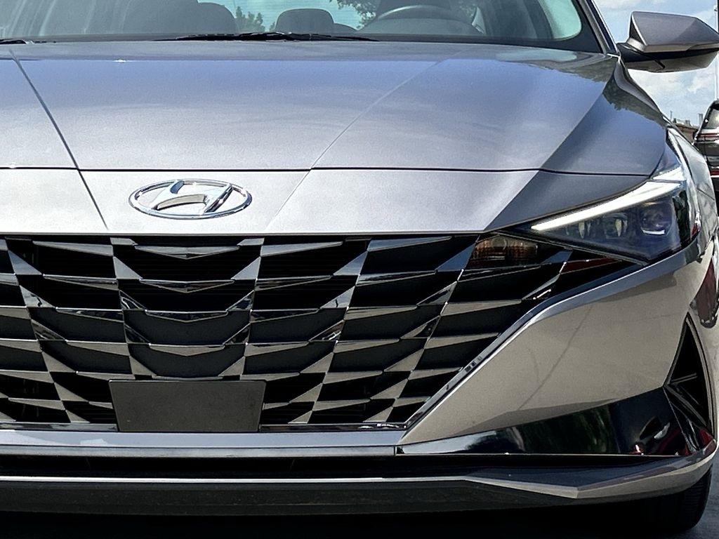 Hyundai Elantra Limited Hybrid 2023