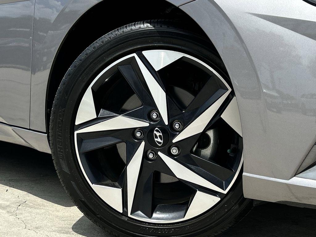 Hyundai Elantra Limited Hybrid 2023