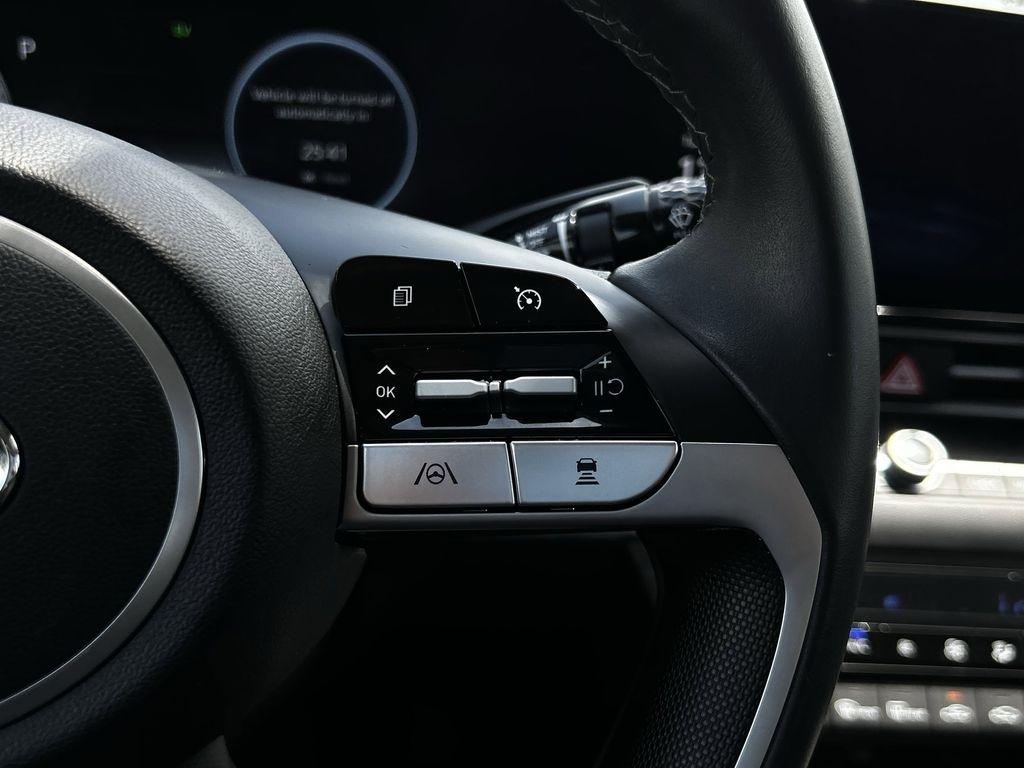 Hyundai Elantra Limited Hybrid 2023
