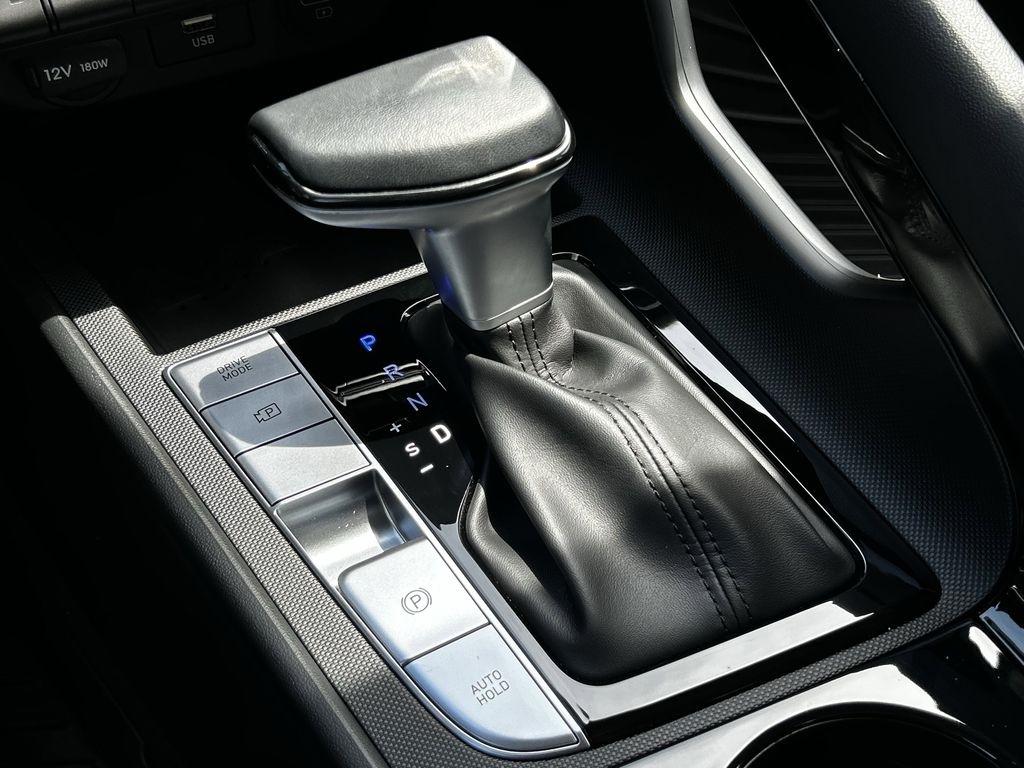 Hyundai Elantra Limited Hybrid 2023