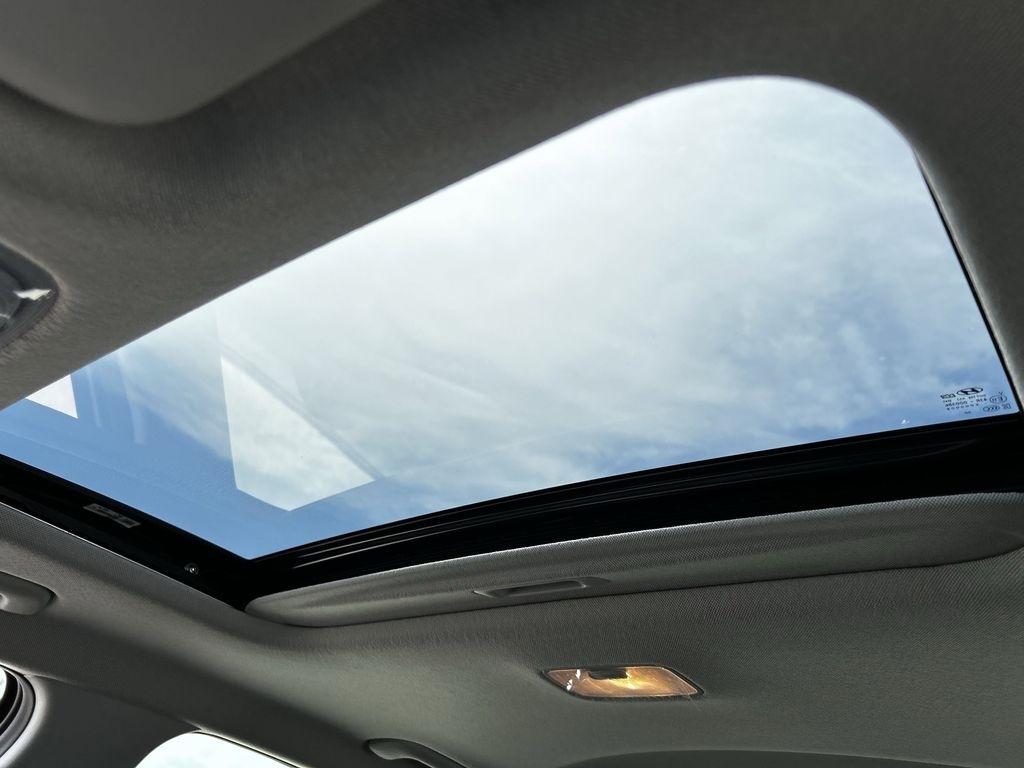 Hyundai Elantra Limited Hybrid 2023