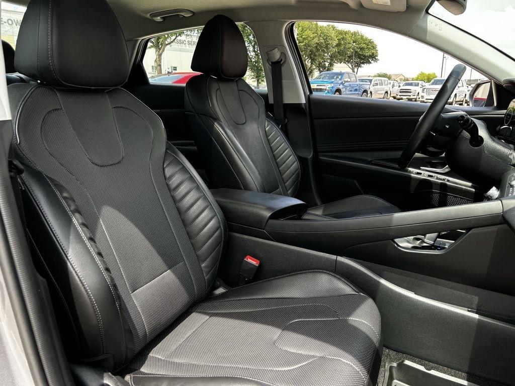 Hyundai Elantra Limited Hybrid 2023
