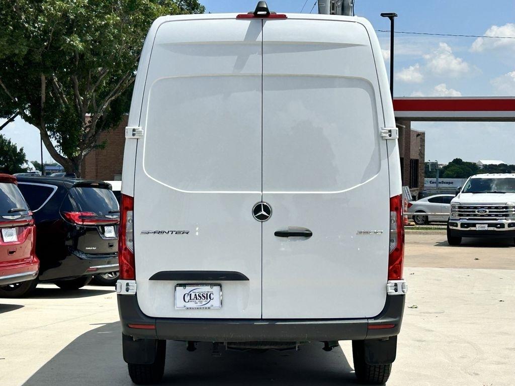 Mercedes-Benz Sprinter 2500 144-in. WB 2025