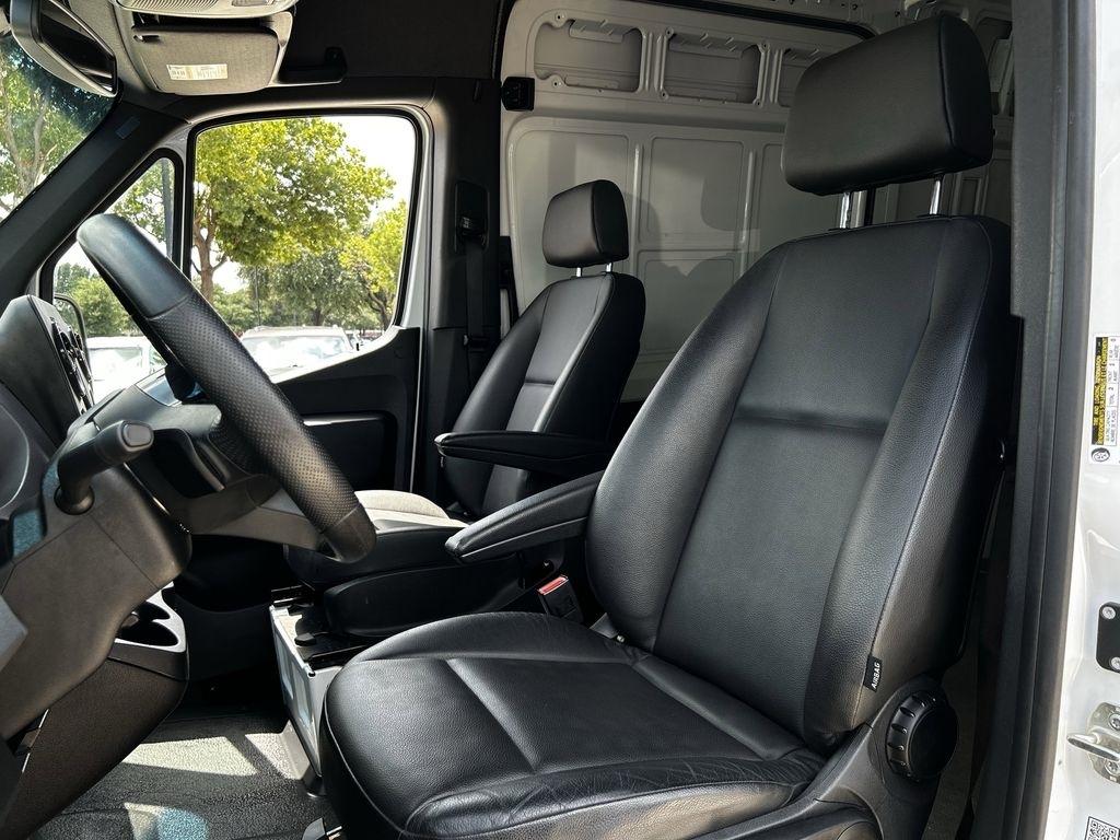 Mercedes-Benz Sprinter 2500 144-in. WB 2025
