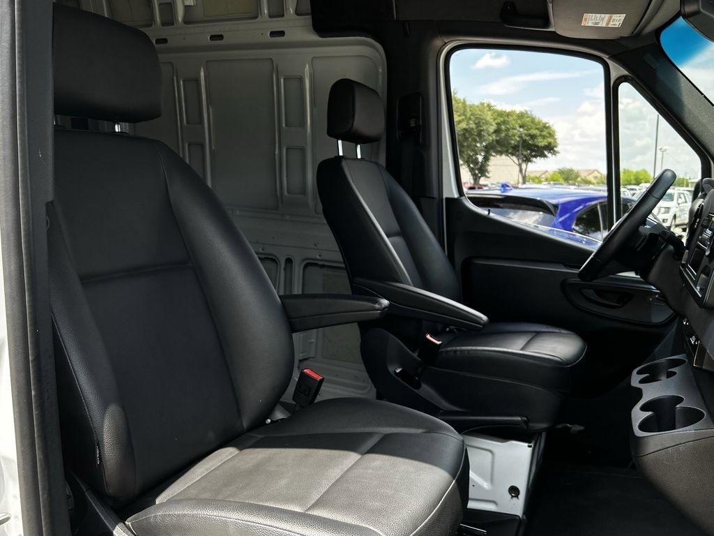 Mercedes-Benz Sprinter 2500 144-in. WB 2025