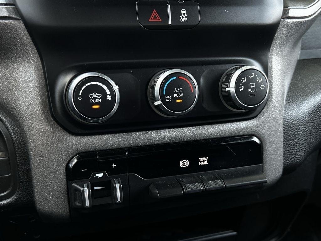 RAM 2500 Tradesman Crew Cab LWB 4WD 2022