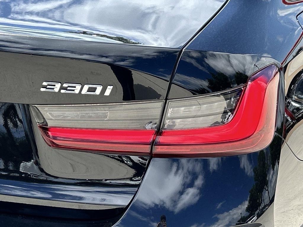 BMW 3-Series 330i 2025
