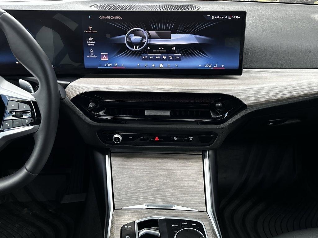 BMW 3-Series 330i 2025