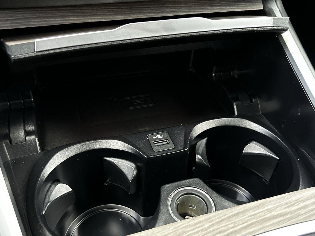 BMW 3-Series 330i 2025