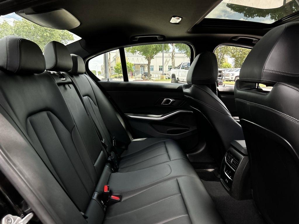 BMW 3-Series 330i 2025
