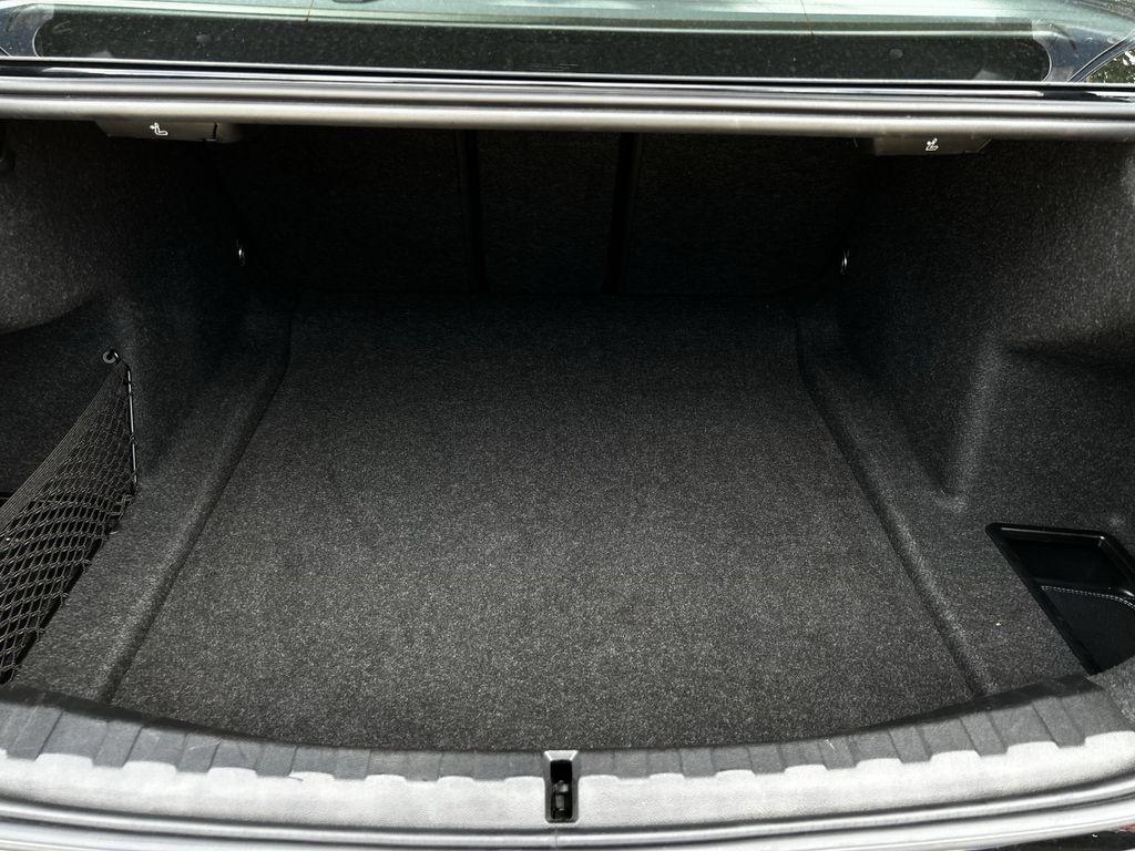 BMW 3-Series 330i 2025