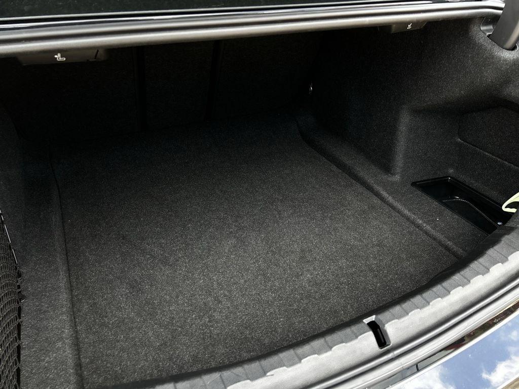 BMW 3-Series 330i 2025