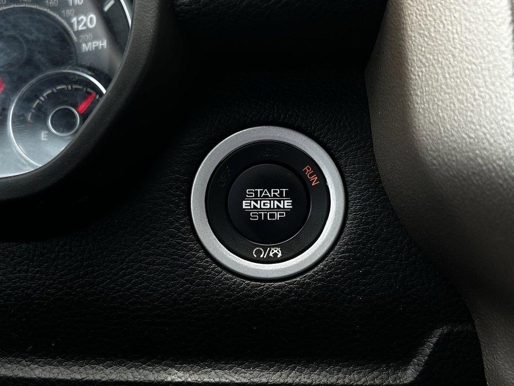 RAM 1500 Laramie Crew Cab SWB 4WD 2019