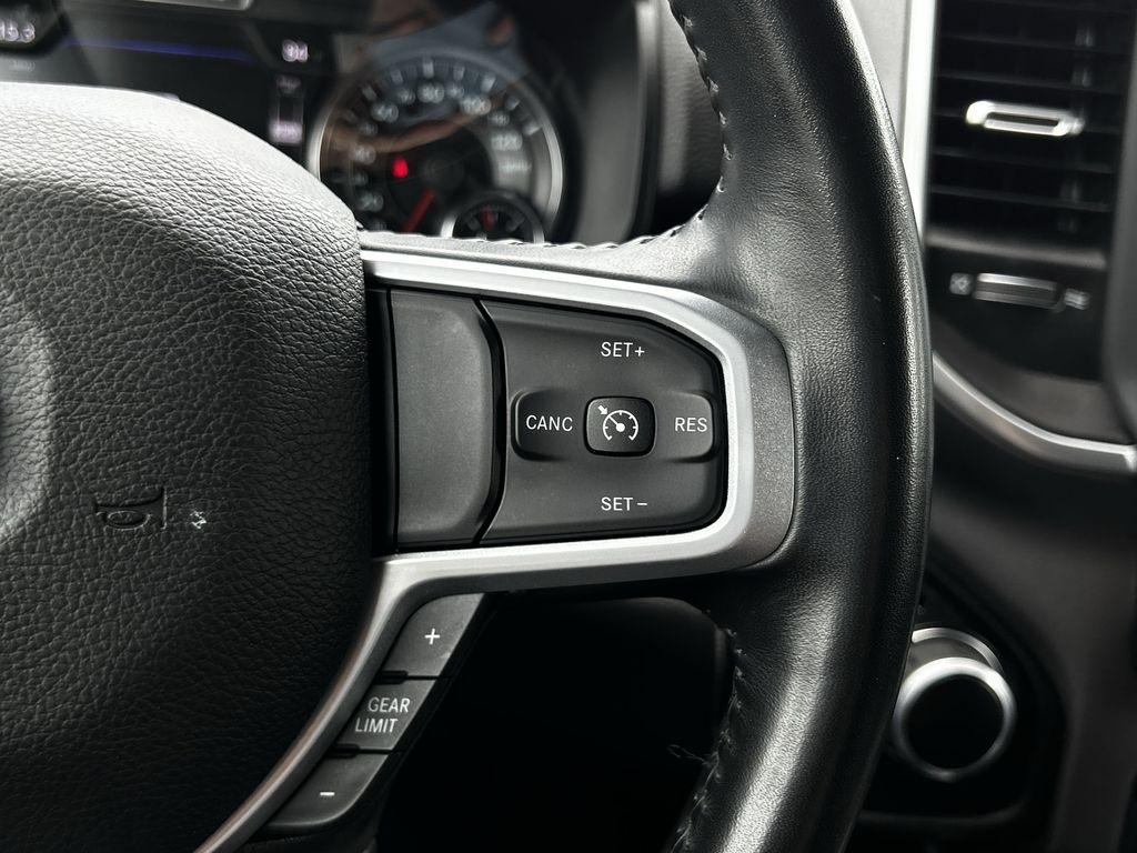 RAM 1500 Big Horn Crew Cab SWB 4WD 2023