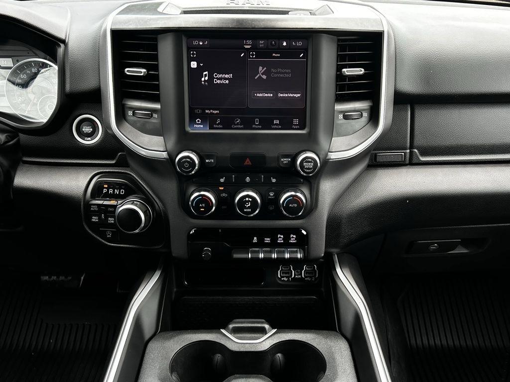 RAM 1500 Big Horn Crew Cab SWB 4WD 2023