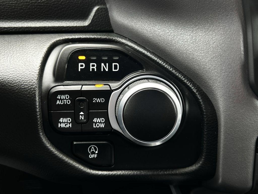 RAM 1500 Big Horn Crew Cab SWB 4WD 2023