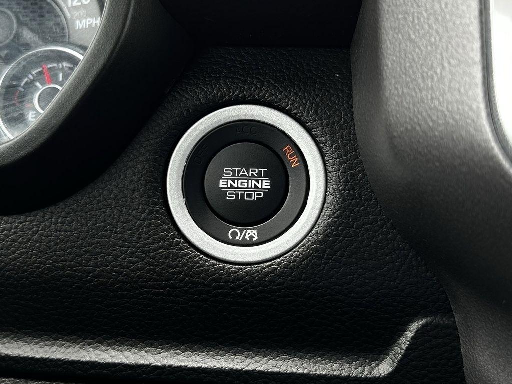 RAM 1500 Big Horn Crew Cab SWB 4WD 2023