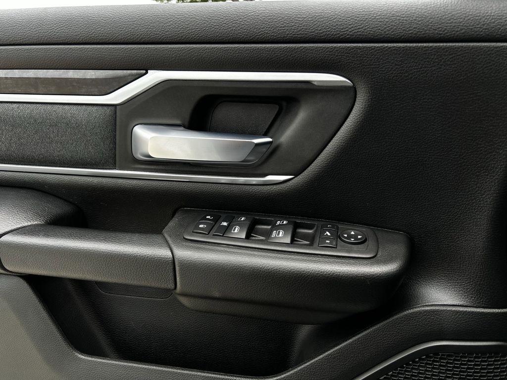 RAM 1500 Big Horn Crew Cab SWB 4WD 2023