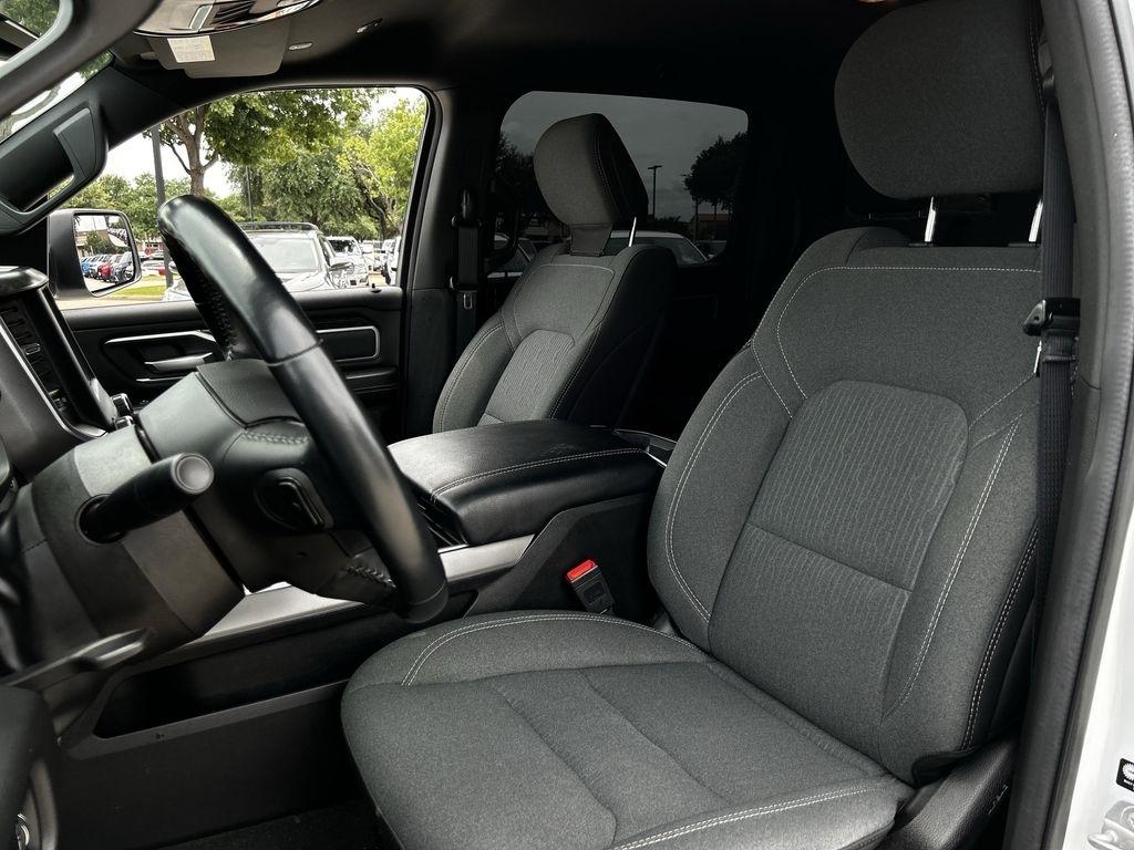 RAM 1500 Big Horn Crew Cab SWB 4WD 2023