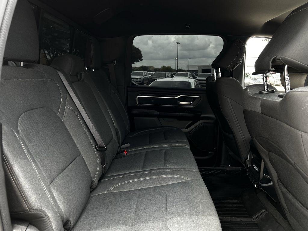 RAM 1500 Big Horn Crew Cab SWB 4WD 2023