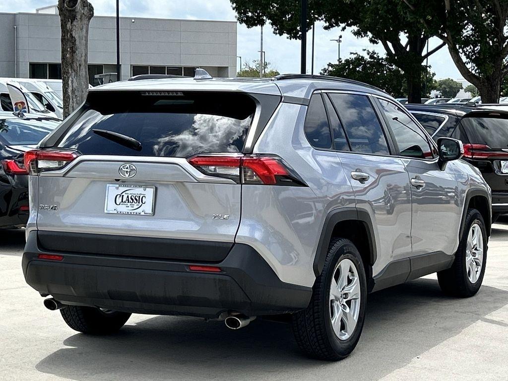 Toyota RAV4 XLE 2021
