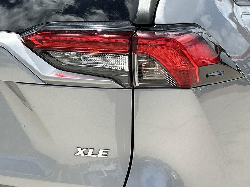 Toyota RAV4 XLE 2021